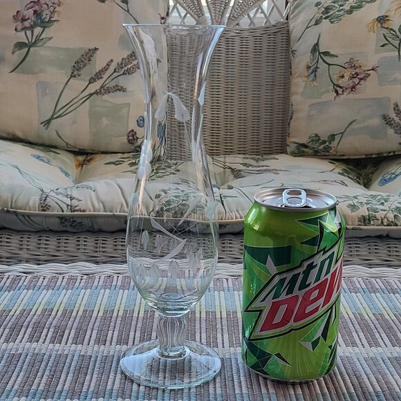 Vintage Etched Footed Pedestal Bud Vase Floral Etching Flared Top Very Elegant - Picture 3 of 9